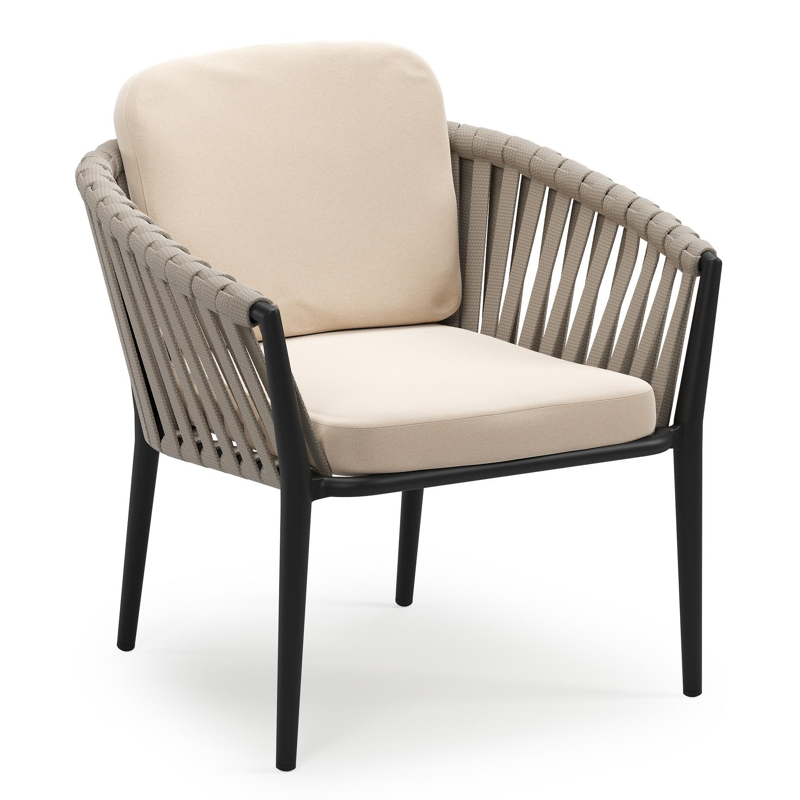Orso low dining tuinstoel in zwart aluminium en beige verticaal geweven luxe vlakke brede rope met stoelkussen in All Weather Sunbrella® Luxe Natte Linen Chalk