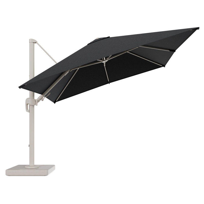 Parasol pendant Rufina avec fonction tilt en aluminium beige et toile de parasol en All Weather Sunbrella® Luxe Chartres Sooty - Lg.1 300 x Lg.2 300 cm avec pied de parasol Lapido 160 kg