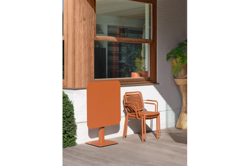 Fano kantelbare tuintafel in roestbruin aluminium - L 80 x B 80 x H 73 cm