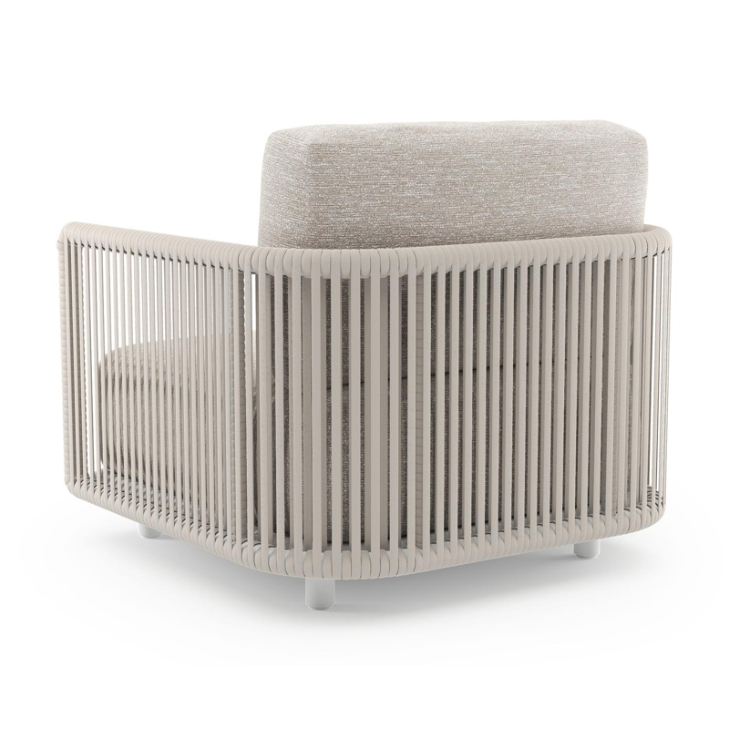 Organo loungestoel in wit aluminium en beige verticaal geweven luxe vlakke rope met tundra sand all weather Sunbrella® luxe kussen