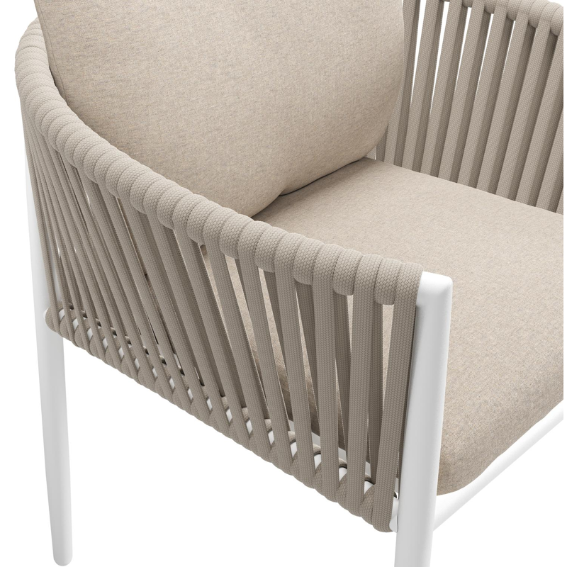 Organo tuinstoel in wit aluminium en beige verticaal geweven luxe vlakke rope met zitkussen in All Weather Sunbrella® Luxe Heritage Ash