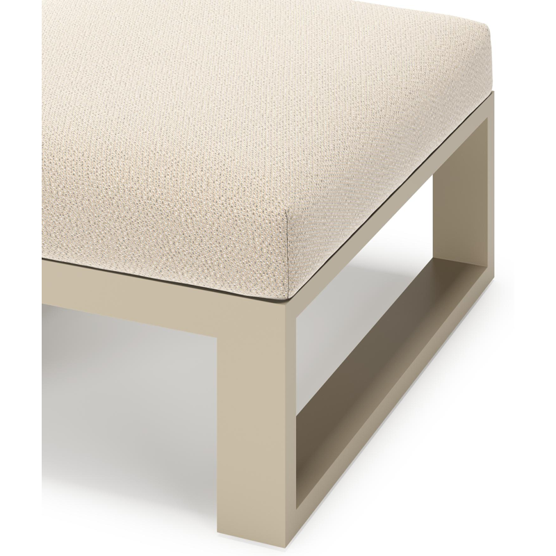 Verato poef in beige aluminium met lopi sand all weather sunbrella® luxe kussen