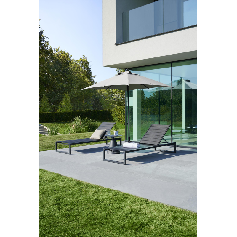 Chaise longue réglable Cirello en aluminium noir avec textilène confort noir