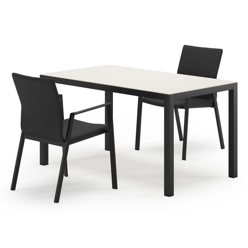 Feltro tuinset in zwart aluminium en sintered stone Crema minerale met 2 Madura tuinstoelen