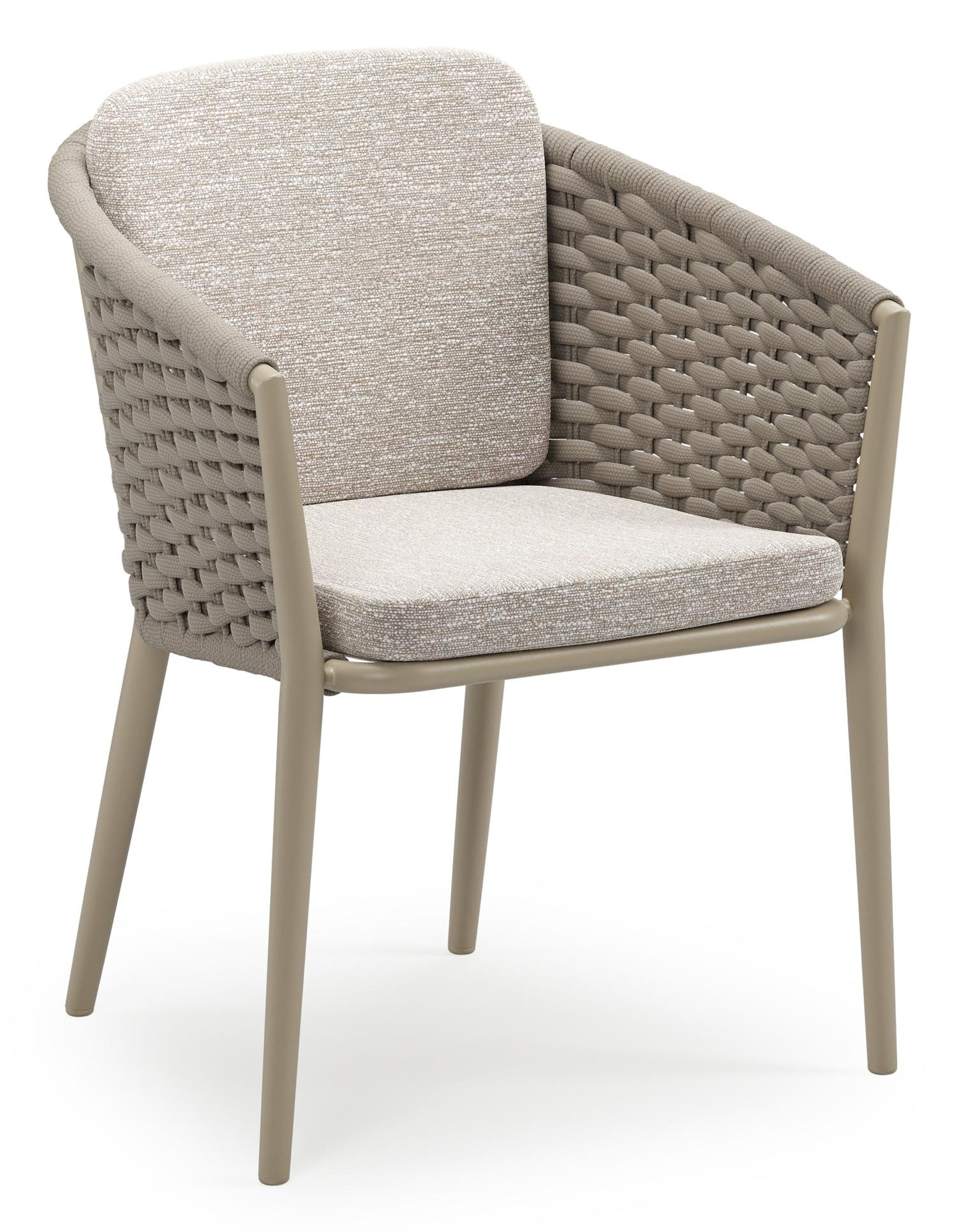 Orso stapelbare tuinstoel in beige aluminium en beige horizontaal geweven ronde rope met stoelkussen in All Weather Sunbrella® Luxe Tundra Sand