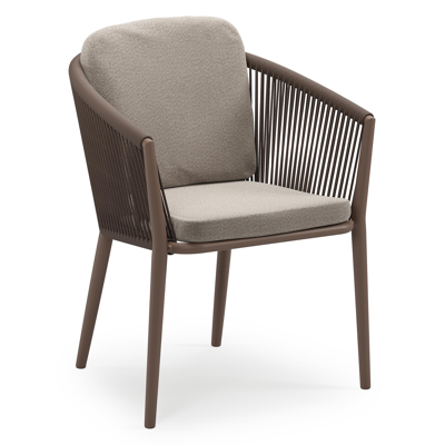 Orso stapelbare tuinstoel in taupe aluminium en taupe verticaal geweven ronde rope met stoelkussen in All Weather Sunbrella® Luxe Savane Coconut