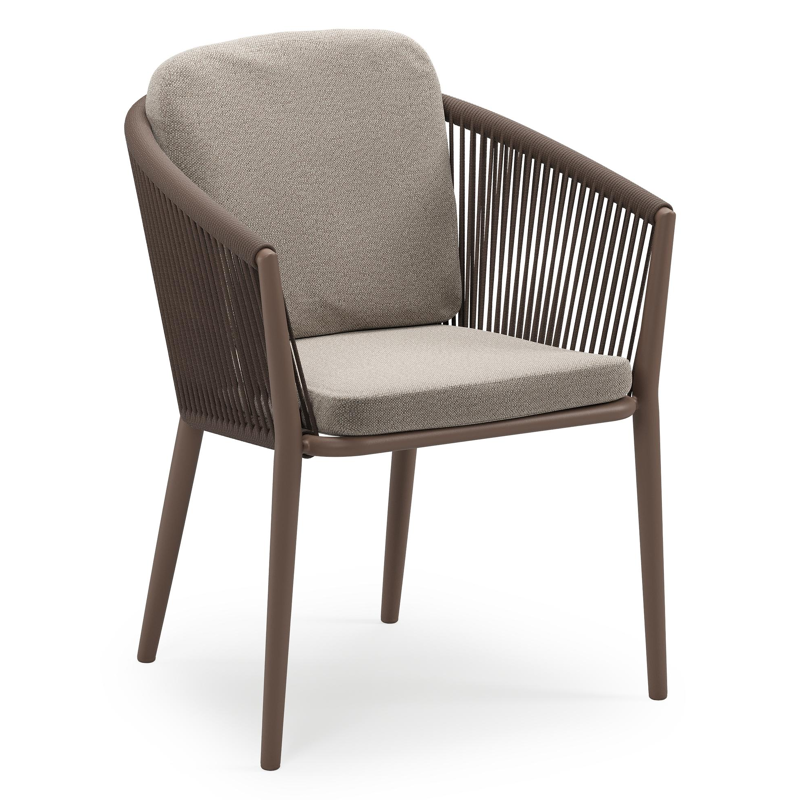 Chaise de jardin empilable Orso en aluminium taupe et corde ronde tissée verticalement taupe avec coussin en All Weather Sunbrella® Luxe Savane Coconut