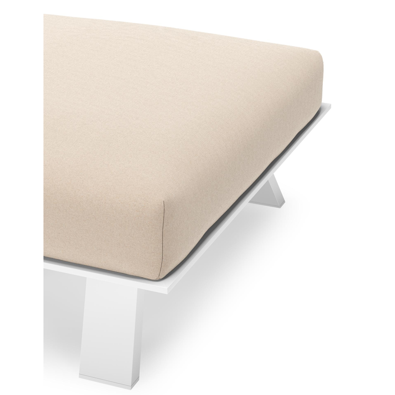 Pouf Cesano en aluminium blanc et coussin en all weather Sunbrella® luxe natte linen chalk