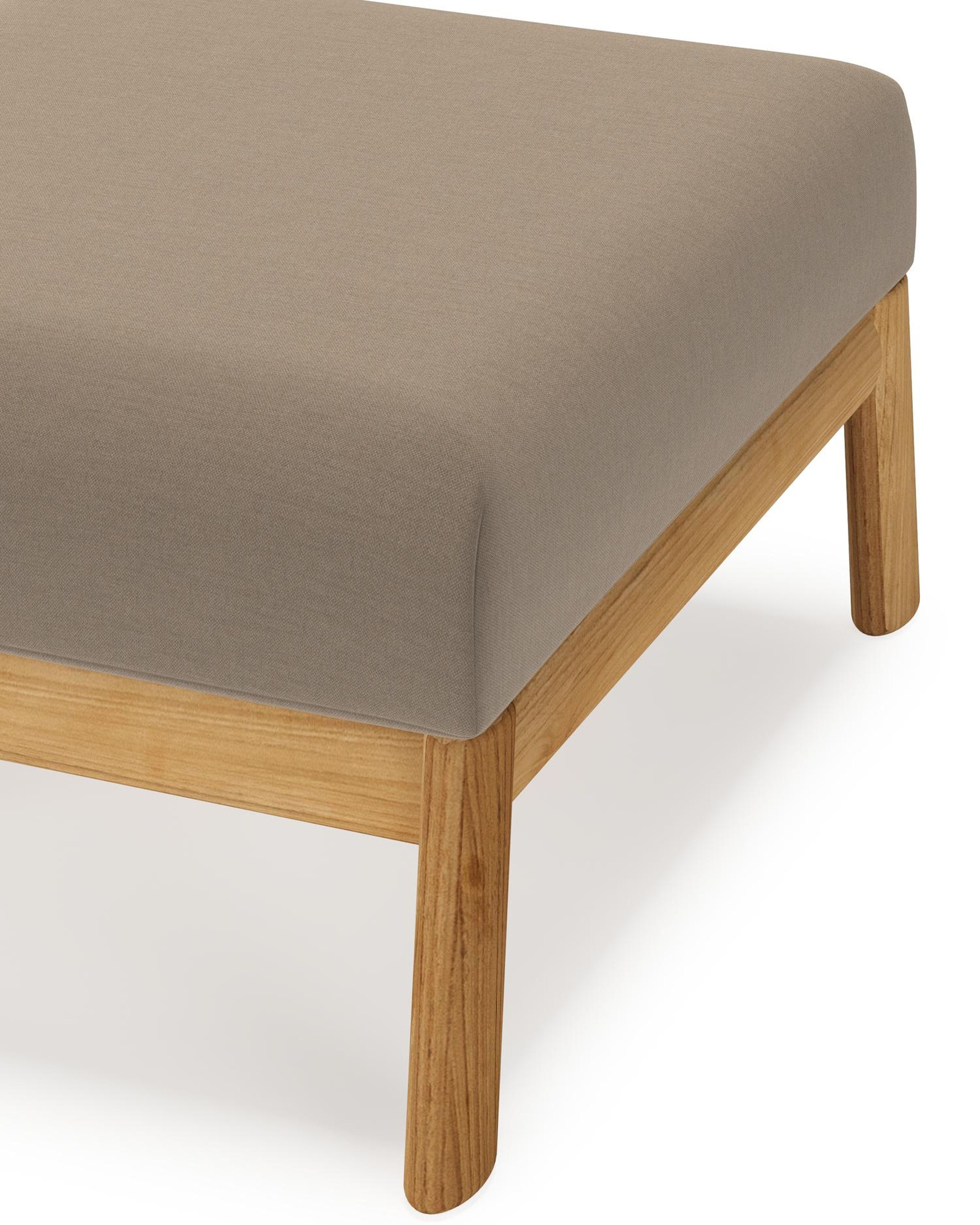 Amaro poef in teak met natte heather grey all weather sunbrella® luxe kussen