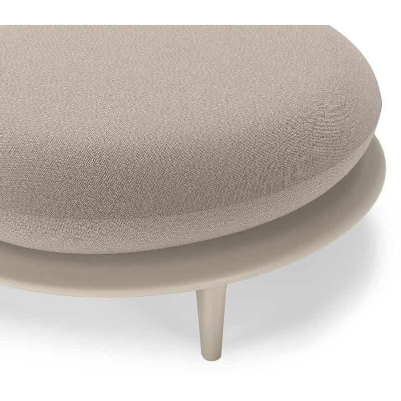 Bomero poef in beige aluminium met savane coconut all weather sunbrella® luxe kussen