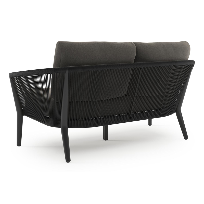Orso loungebank in zwart aluminium en zwart verticaal geweven ronde rope met Natte Dark Taupe all weather sunbrella® luxe kussen