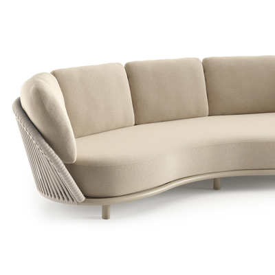 Lupino loungebank in beige aluminium en beige verticaal geweven luxe vlakke brede rope met althea chalk all weather cosytica kussen