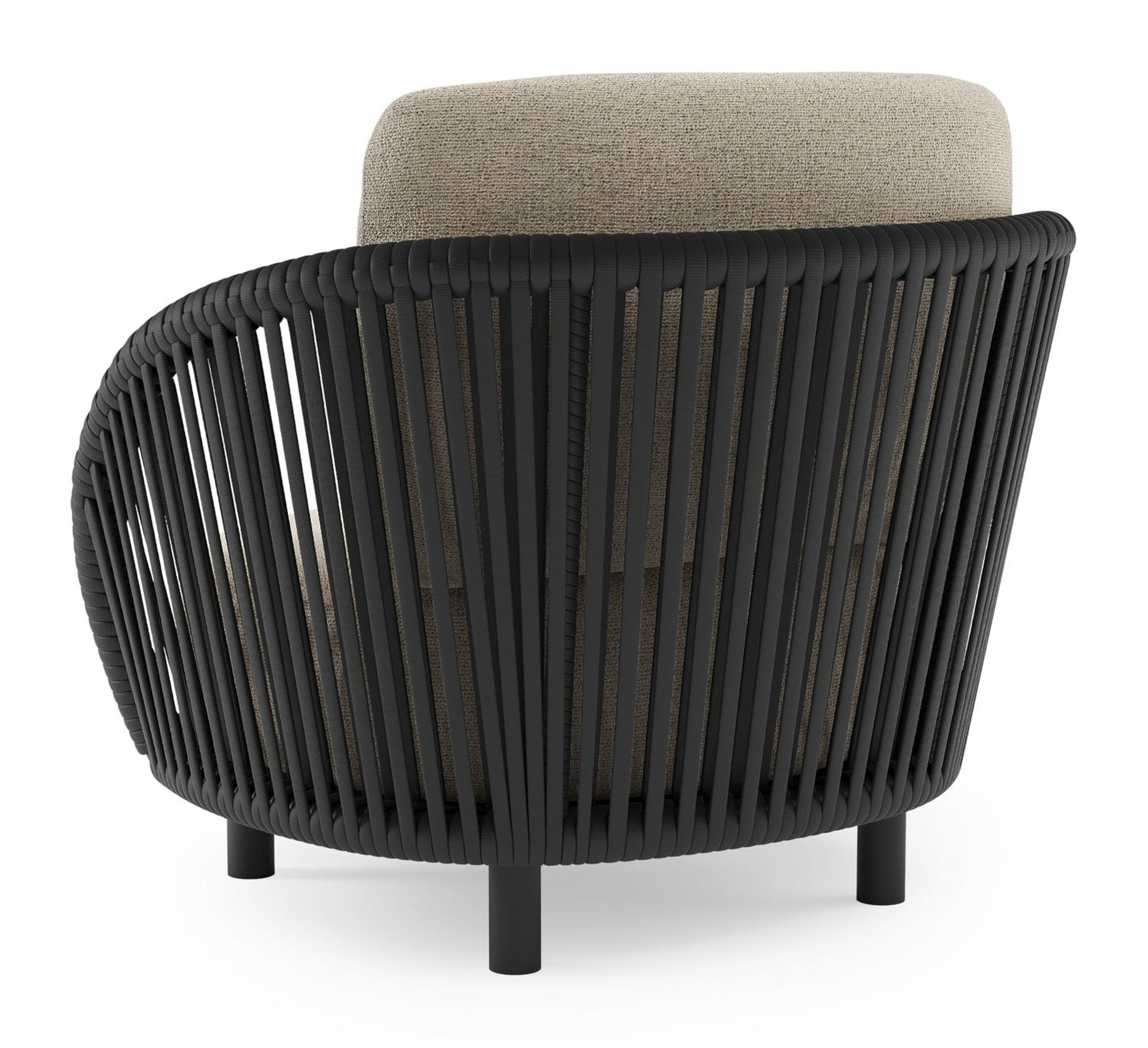 Fauteuil de jardin Lupino en aluminium noir et corde large plate de luxe tissée verticalement noir et coussins en all weather cosytica marbella beige