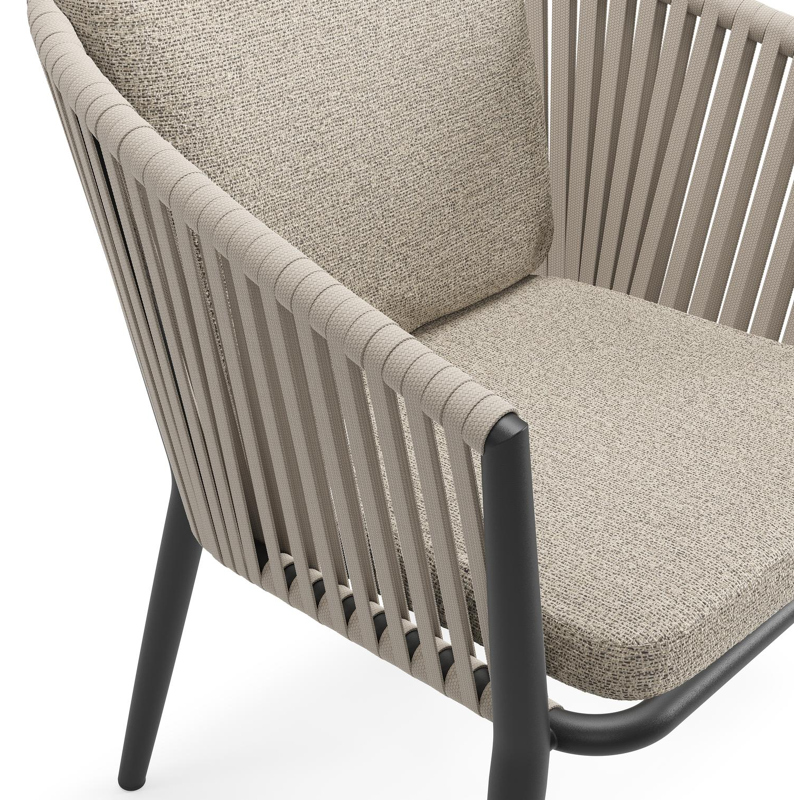 Orso tuinstoel in zwart aluminium en beige verticaal geweven vlakke rope met luxe zitkussen in All Weather Cosytica Catania Beige