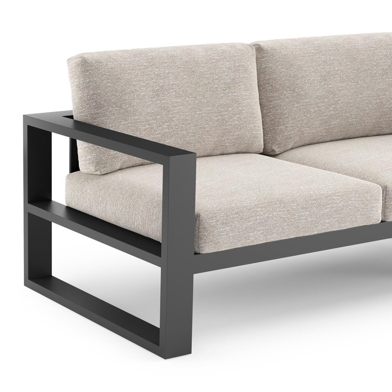 Verato loungehoek in zwart aluminium met tundra sand all weather sunbrella® luxe kussen