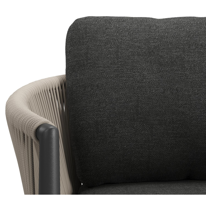 Organo tuinstoel in zwart aluminium en zwart verticaal geweven ronde rope met stoelkussen in All Weather Sunbrella® Luxe Chartres Sooty