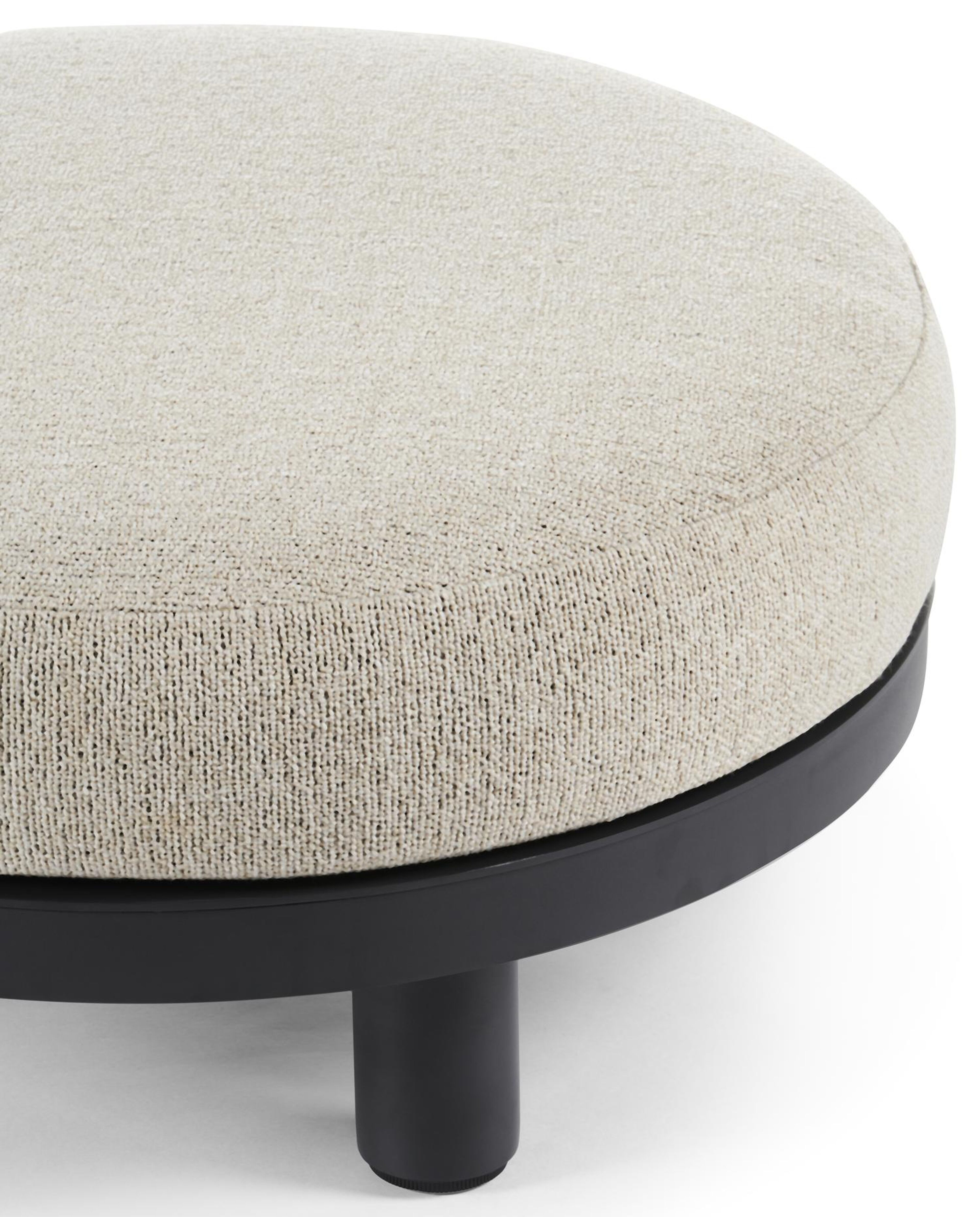 Donato poef in zwart aluminium met marbella beige all weather cosytica kussen