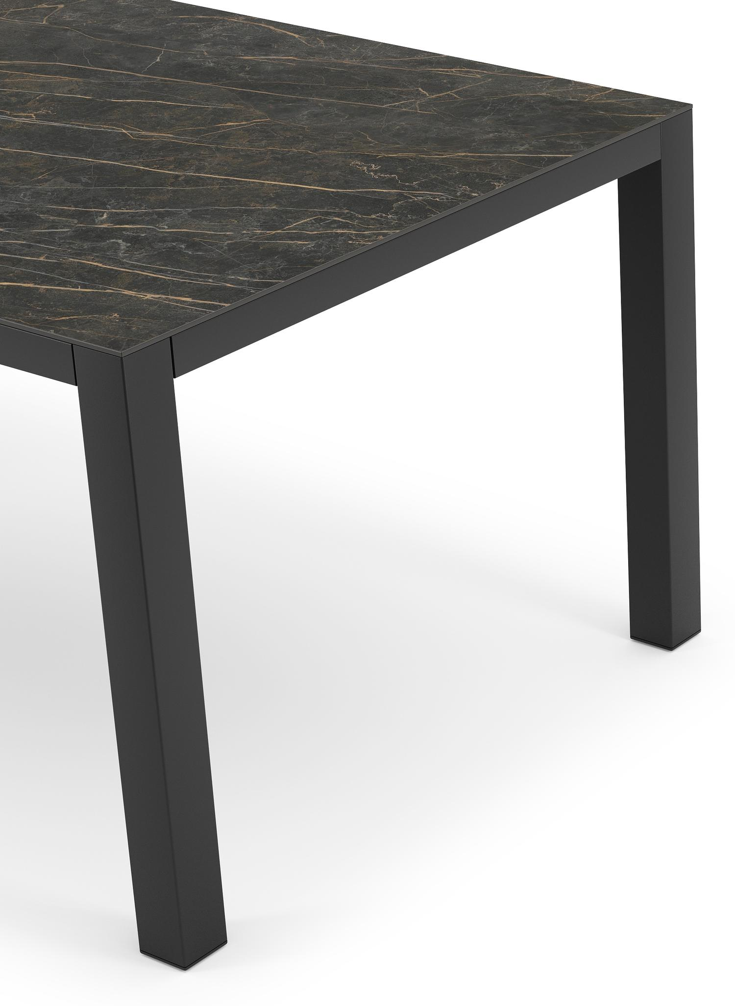 Table de jardin Como en aluminium noir et céramique pleine black obsession - Lg 160 x Larg. 100 x H 75 cm
