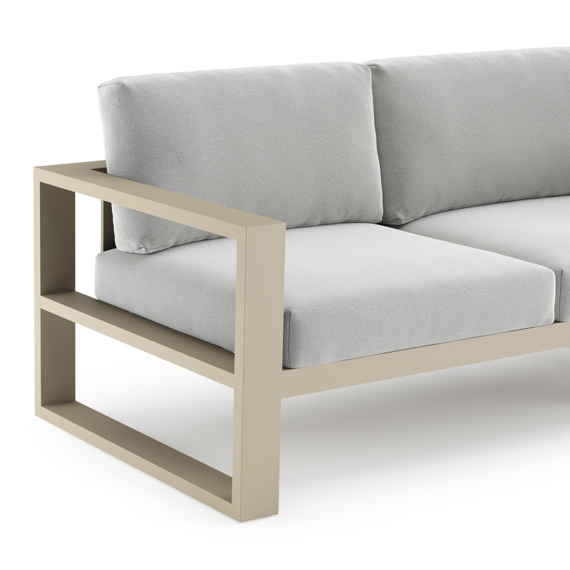 Verato loungehoek in beige aluminium met natte grey chine all weather sunbrella® luxe kussen