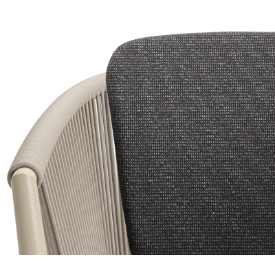 Orso tuinstoel in beige aluminium en beige verticaal geweven ronde rope met zitkussen in All Weather Solica Firenze Tunder