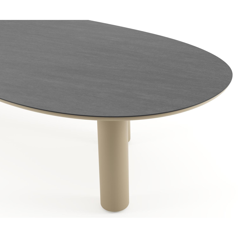 Table de jardin Amico organique en aluminium beige et céramique pleine Basalt Black - Lg. 320 x Lrg. 145 x Haut. 73.5 cm