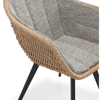 Pagino tuinstoel in zwart aluminium en naturel ronde wicker met zitkussen in All Weather Sunbrella® Luxe Tundra Pepper