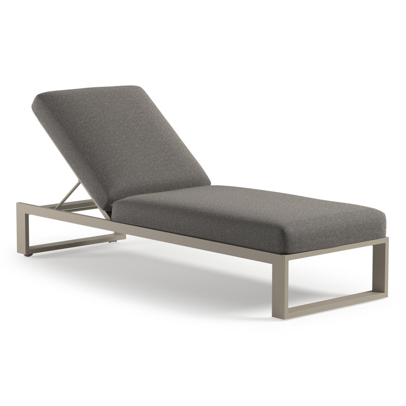 Chaise longue réglable Verato en aluminium beige avec chartres drizzle all weather sunbrella® luxe coussin