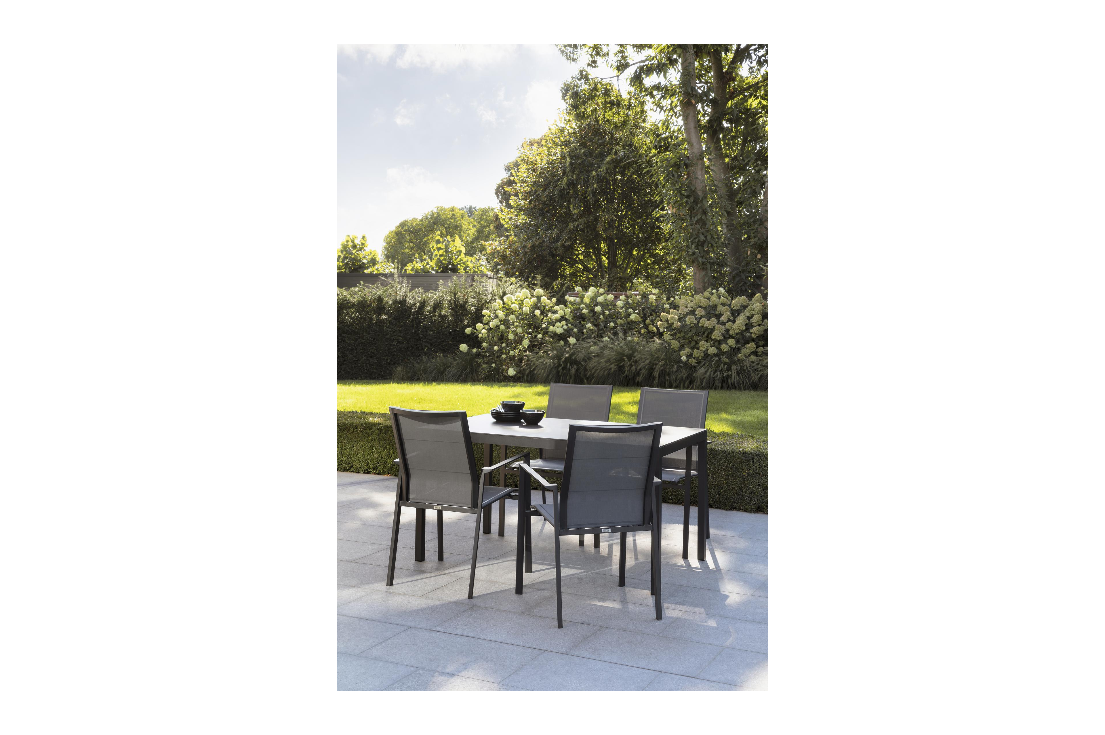 Cirello stapelbare tuinstoel in zwart aluminium en grijs textilene