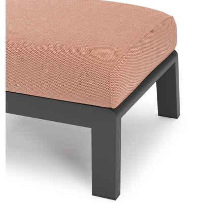 Cosenzo poef in zwart aluminium met lopi fawn all weather sunbrella® luxe kussen