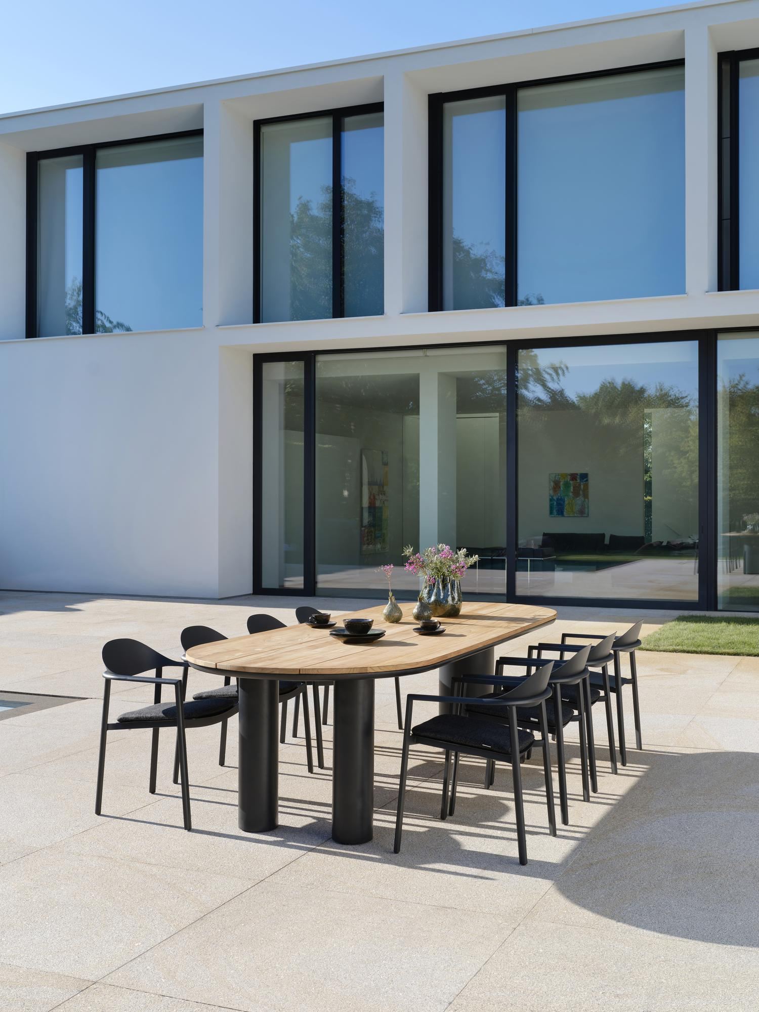 Organo tuintafel ovaal in zwart aluminium en teak - L 300 x B 110 x H 74 cm