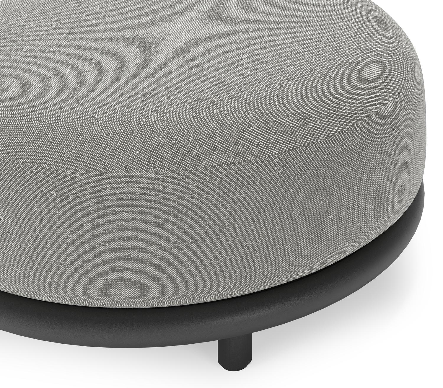 Lomano poef in zwart aluminium en beige verticaal geweven luxe vlakke rope met Savane Zinc all weather sunbrellaÂ® luxe