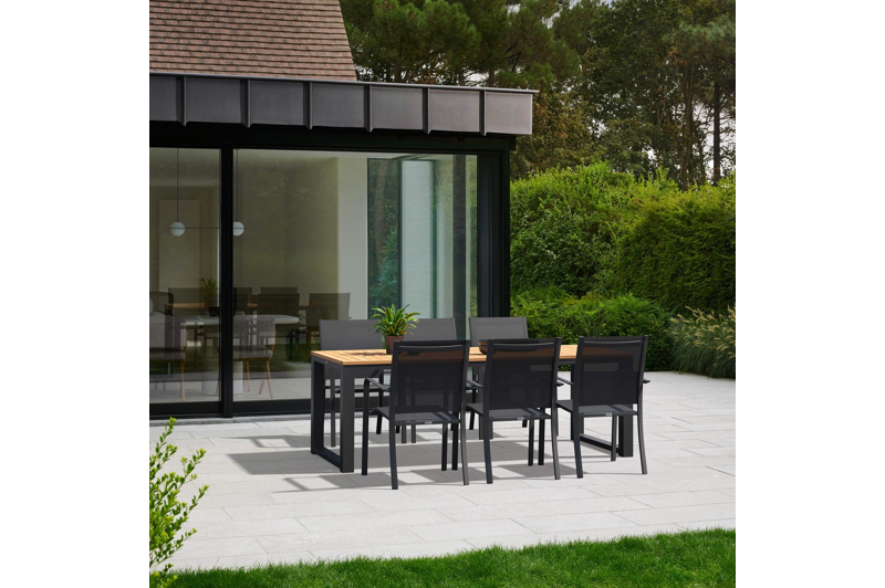 Livo tuinset in zwart aluminium en naturel teak tafelblad met 6 stapelbare Calobra tuinstoelen