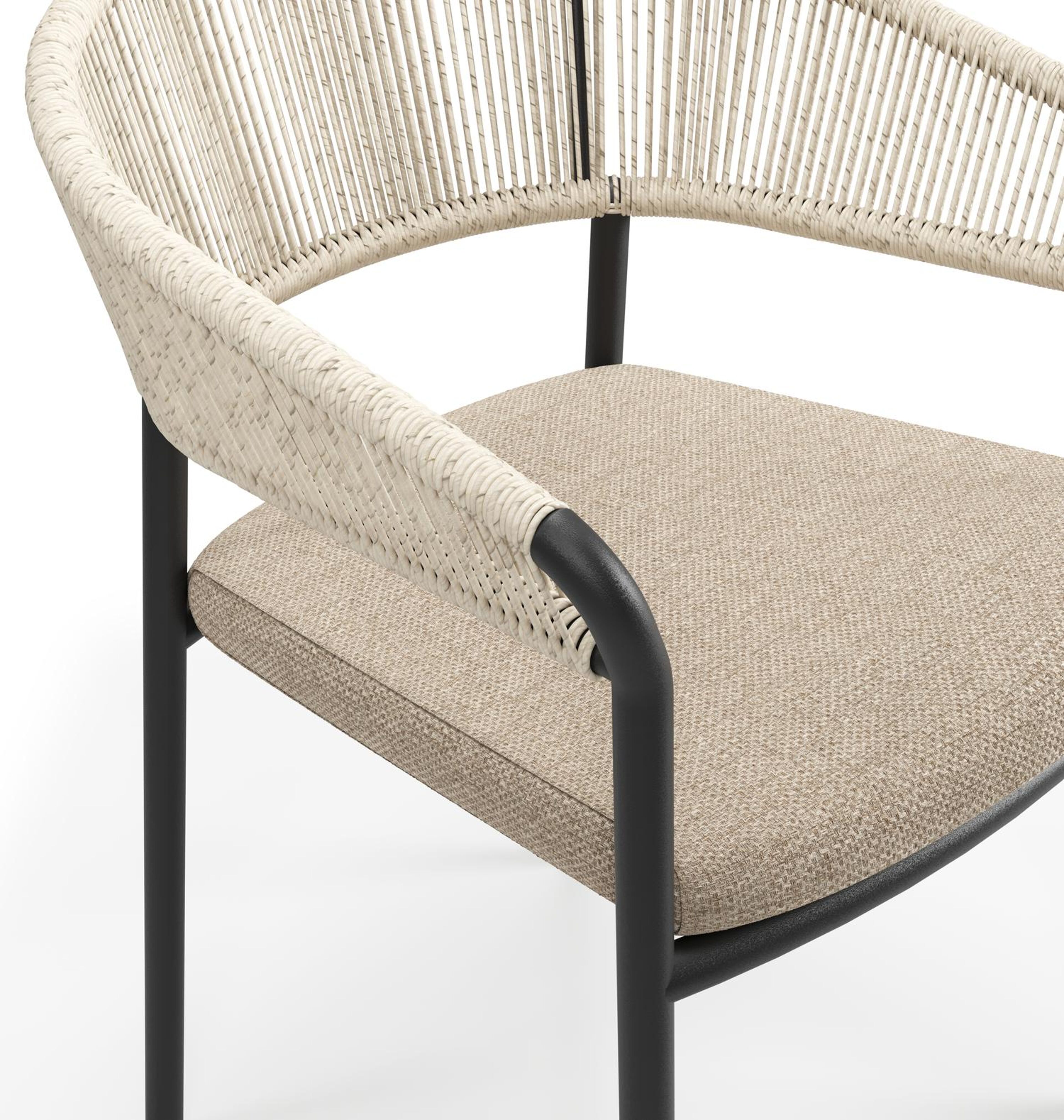 Feltro tuinset in zwart aluminium en sintered stone Crema minerale met 2 Zamora tuinstoelen