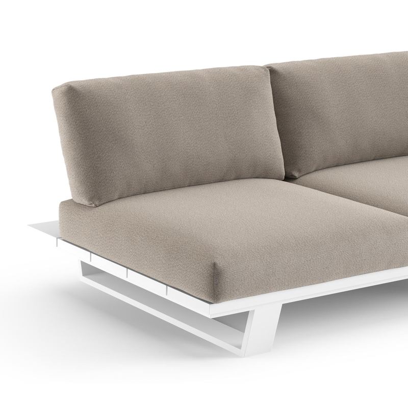 Pagino loungebank in wit aluminium met savane coconut all weather sunbrella® luxe kussen