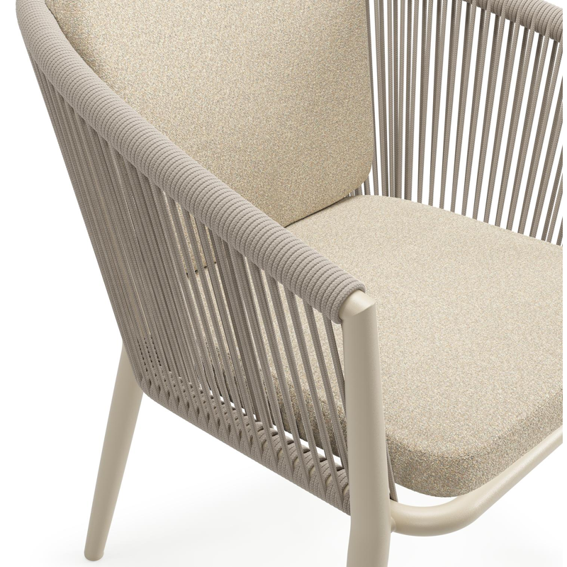 Orso tuinstoel in beige aluminium en beige verticaal geweven ronde rope met zitkussen in All Weather Solica Soul Papyrus