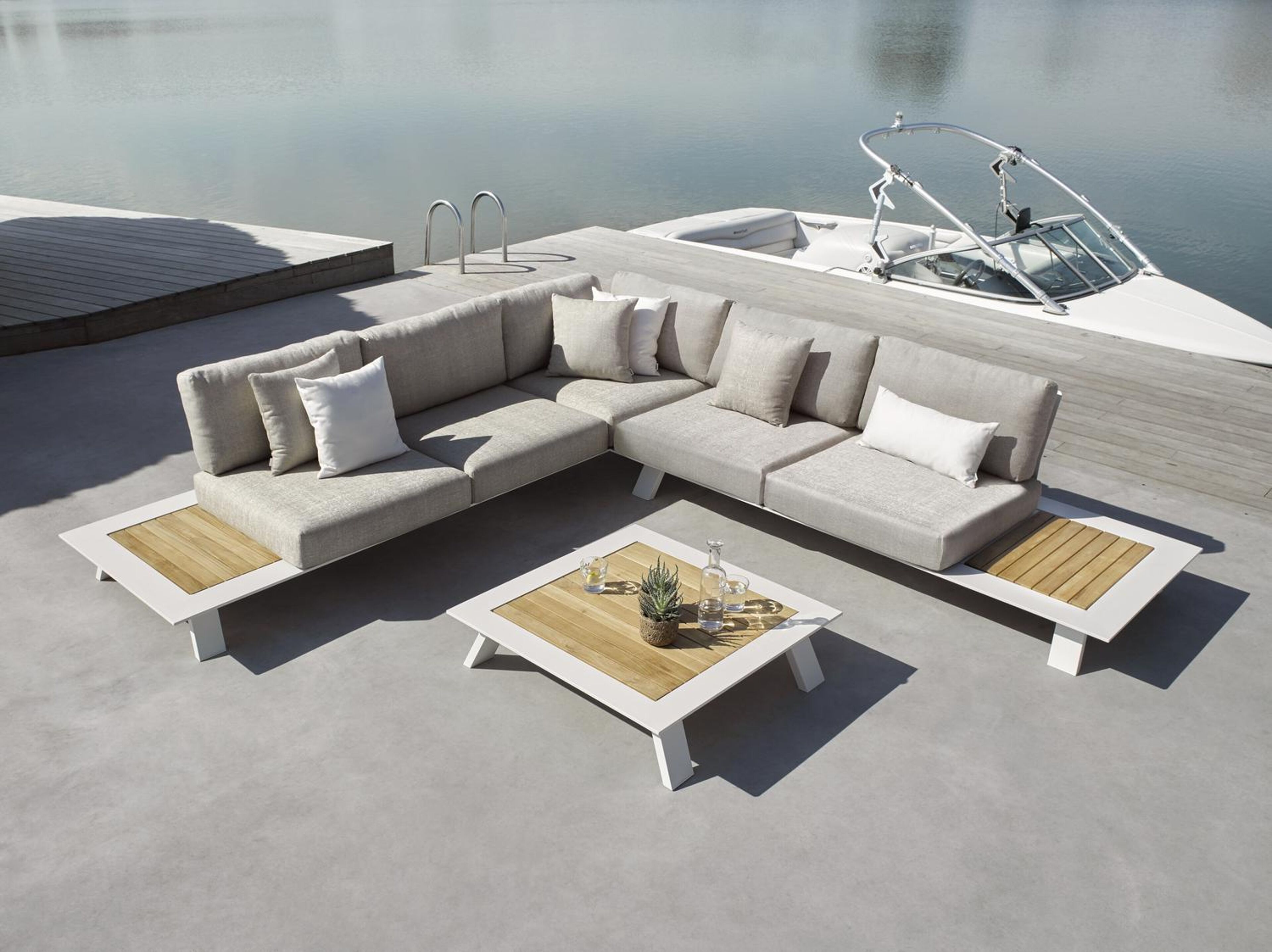 Sierkussen 45 x 45 cm in all weather sunbrella® luxe chartres pewter