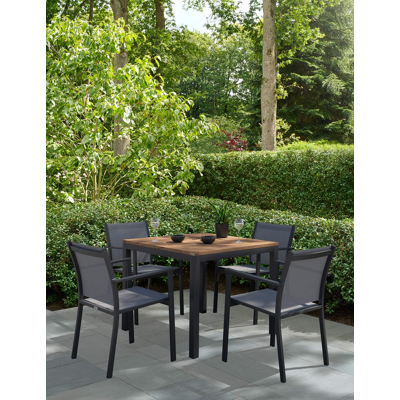 Feltro tuinset in zwart aluminium en naturel teak tafelblad met 4 stapelbare Bareto tuinstoelen