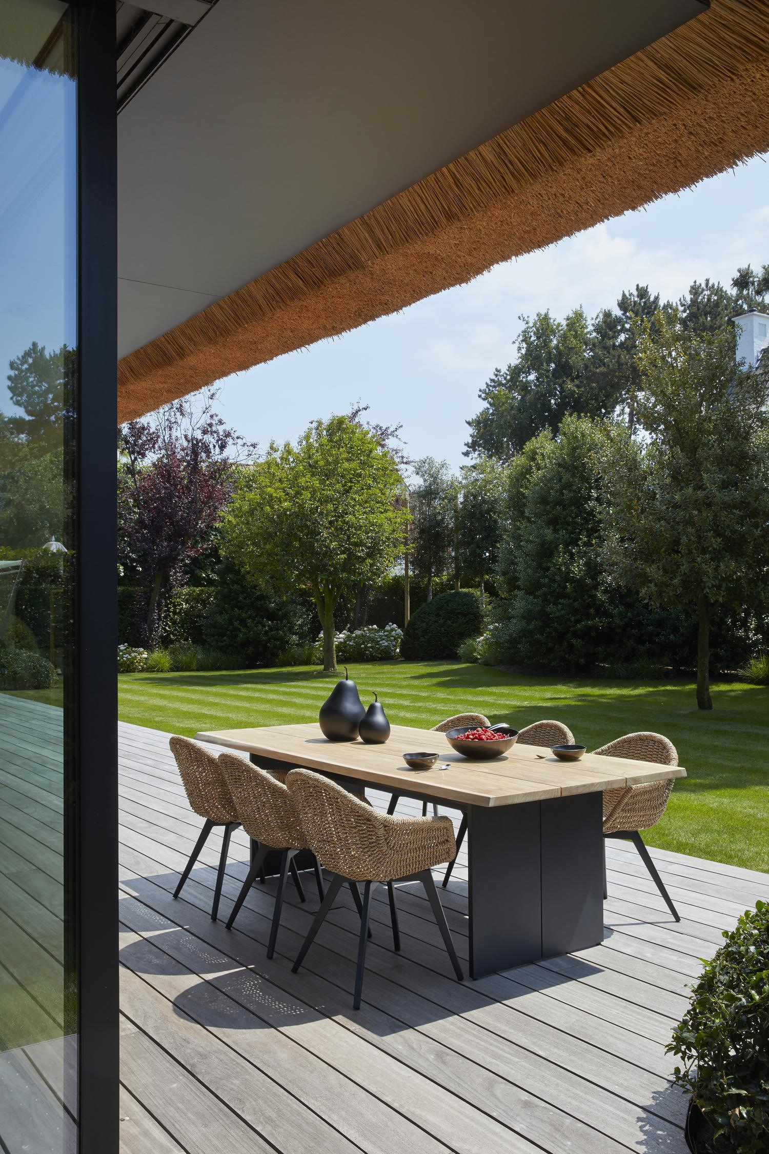 Portofino tuintafel in zwart aluminium en teak - L 240 x B 102 x H 74,5 cm