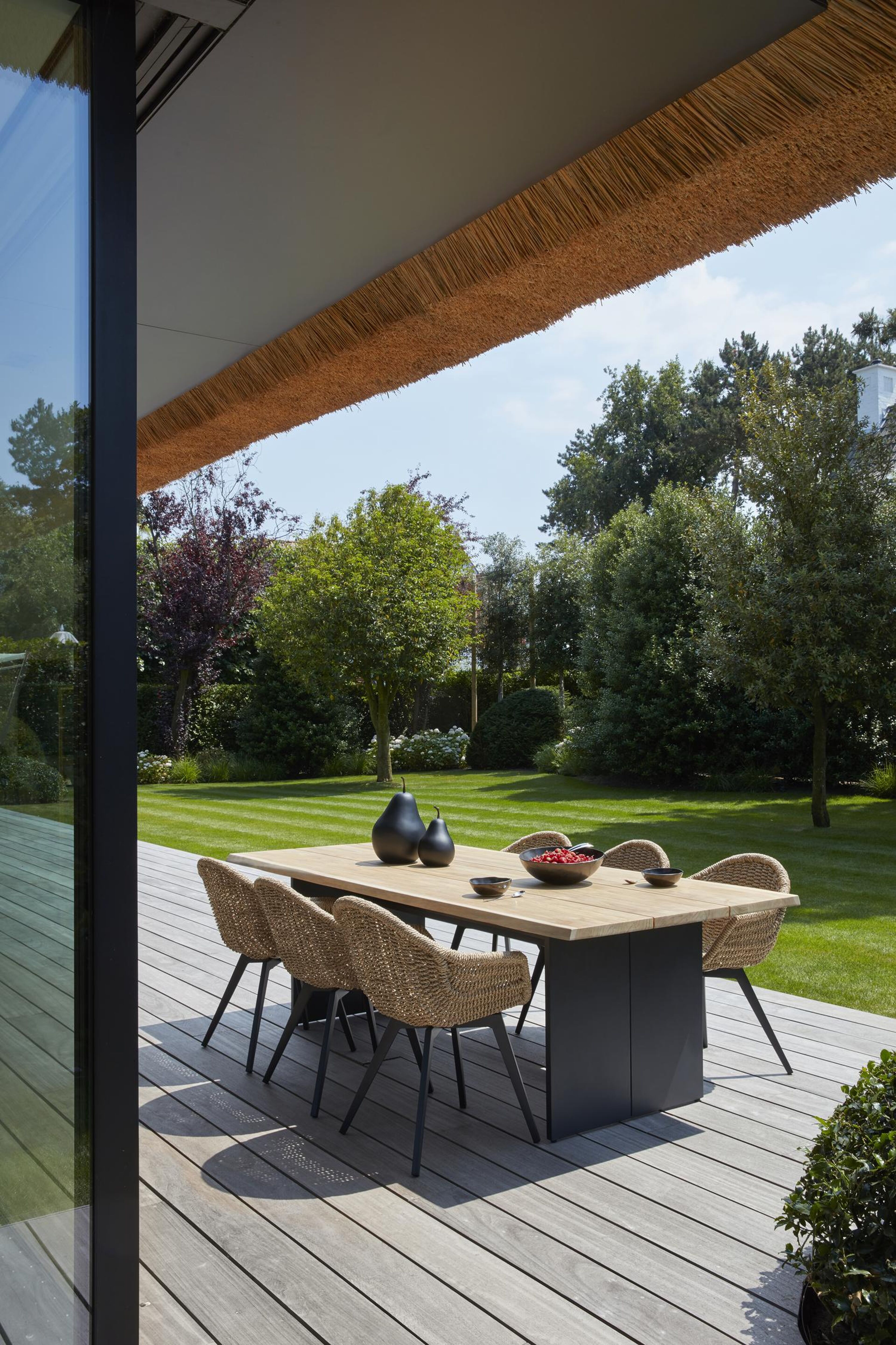 Portofino tuintafel in zwart aluminium en teak - L 240 x B 102 x H 74,5 cm