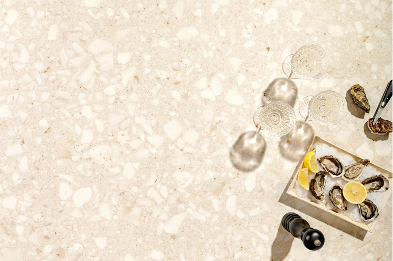 Cesano tuintafel rechthoekig in wit aluminium en volkeramiek retrostone - L 240 x B 100 x H 75 cm