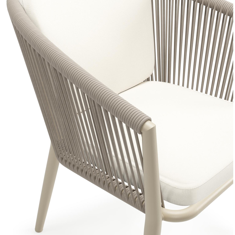 Orso tuinstoel in beige aluminium en beige verticaal geweven ronde rope met zitkussen in All Weather Sunbrella® Luxe Natte White