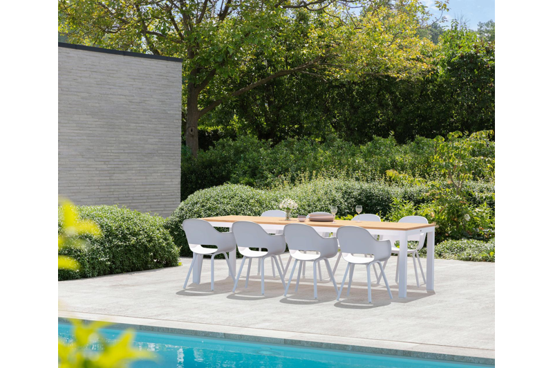 Varese tuinset in wit aluminium en naturel teak tafelblad met 8 Artena tuinstoelen