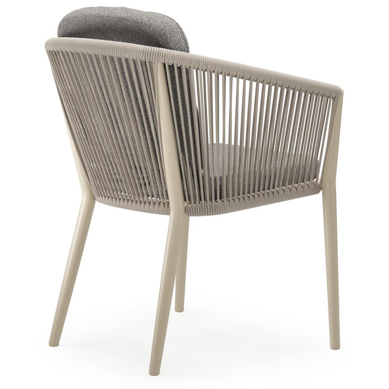 Orso tuinstoel in beige aluminium en beige verticaal geweven ronde rope met luxe zitkussen in All Weather Sunbrella® Luxe Tundra Charcoal