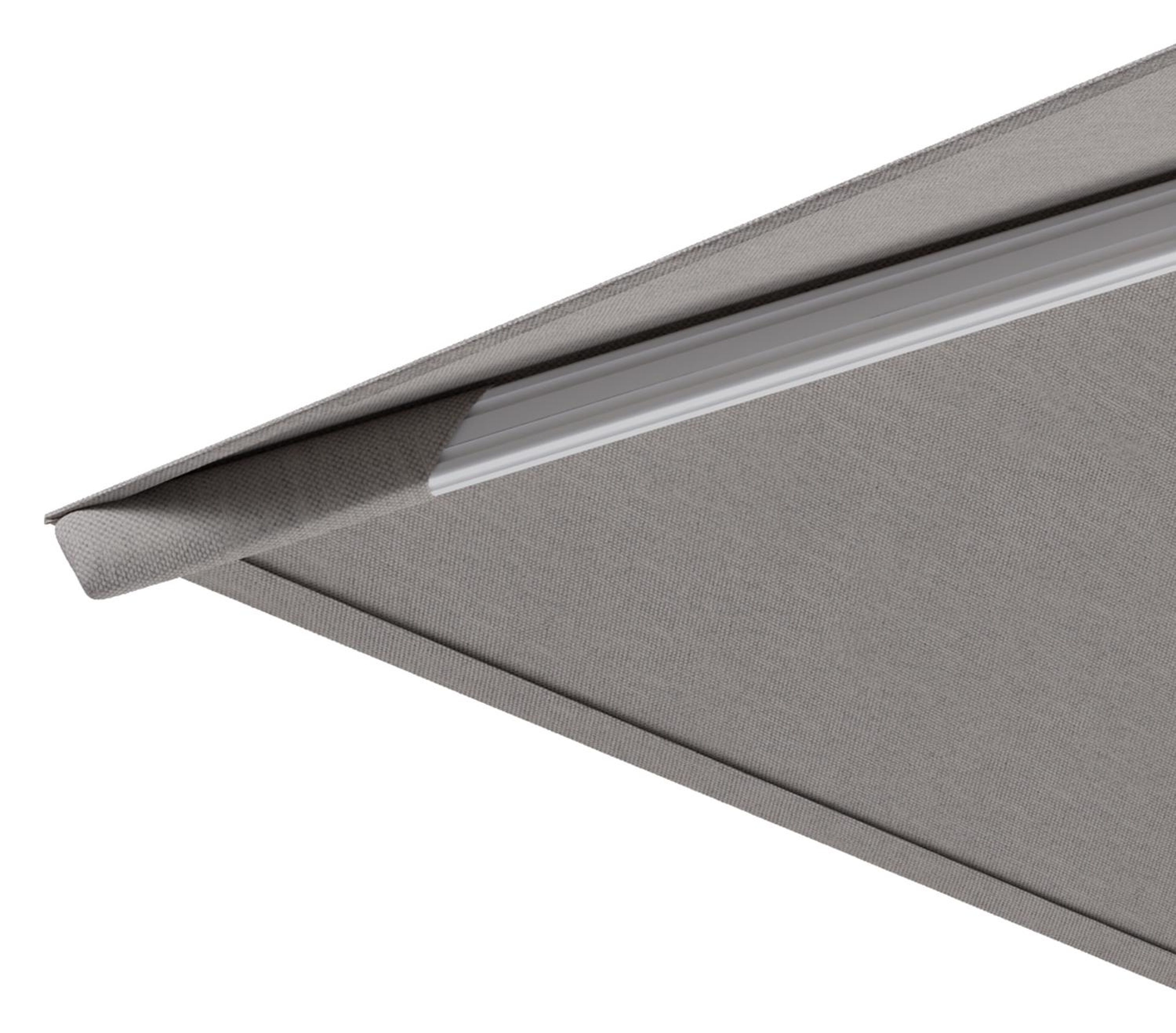 Parasol pendant Avola avec fonction tilt en aluminium blanc et toile de parasol Sunbrella® Premium Natte Graumel Chalk - Lg.1 200 x Lg.2 300 cm avec pied de parasol Avola 90 kg
