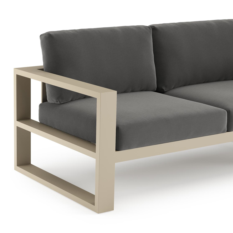 Verato loungehoek in beige aluminium met natte charcoal chine all weather sunbrella® luxe kussen