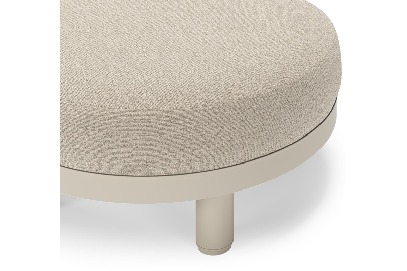 Donato lounge poef in beige aluminium met all weather cosytica Catania Sand kussen