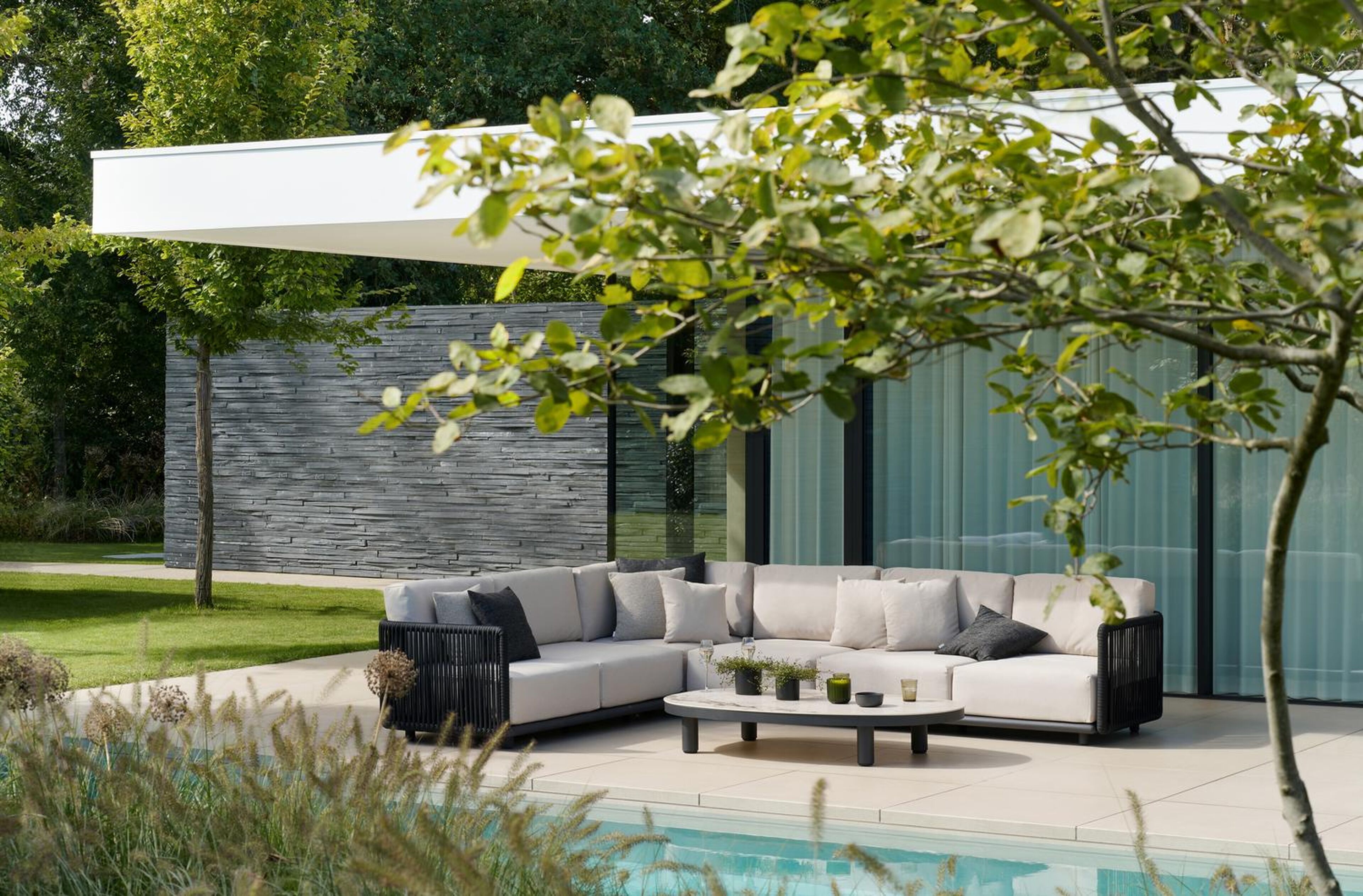 Donato loungetafel in zwart aluminium en colorado dunes volkeramiek - L 151 x B 90 x H 25 cm