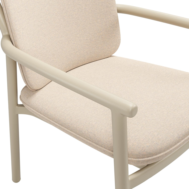 Bono stapelbare tuinstoel in beige aluminium met stoelkussen in All Weather Sunbrella® Luxe Heritage Papyrus