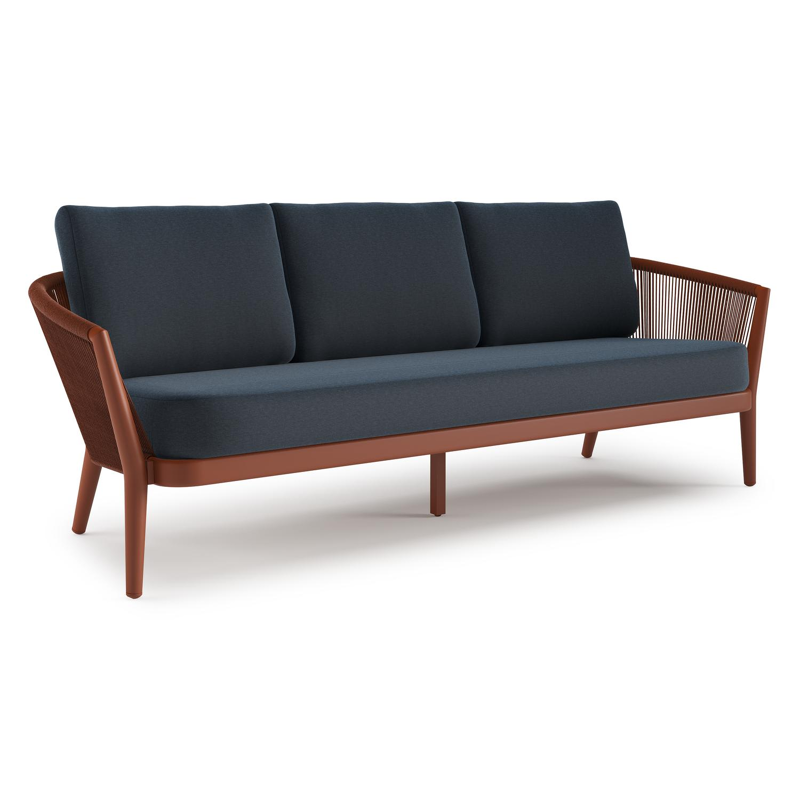 Orso loungebank in roestbruin aluminium en roestbruin verticaal geweven ronde rope met Heritage Indigo All Weather Sunbrella® luxe kussen