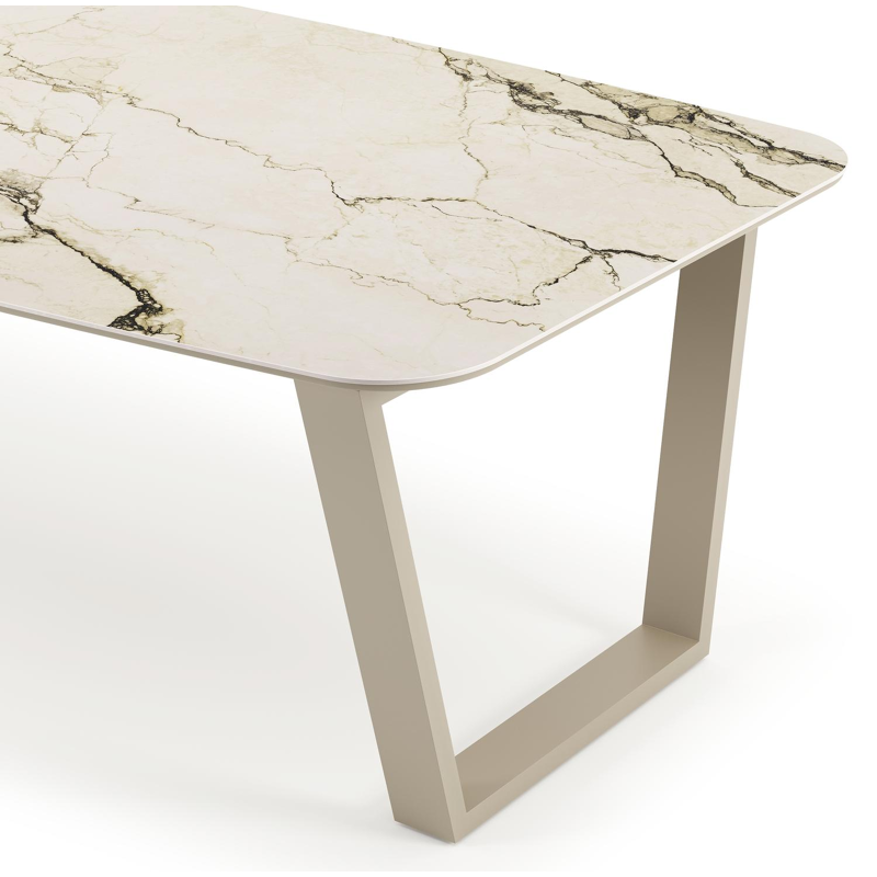 Table de jardin Pagino forme de bateau en aluminium beige et céramique pleine Colorado Dunes Lg. 255 x Lrg. 115 x Haut. 73 cm